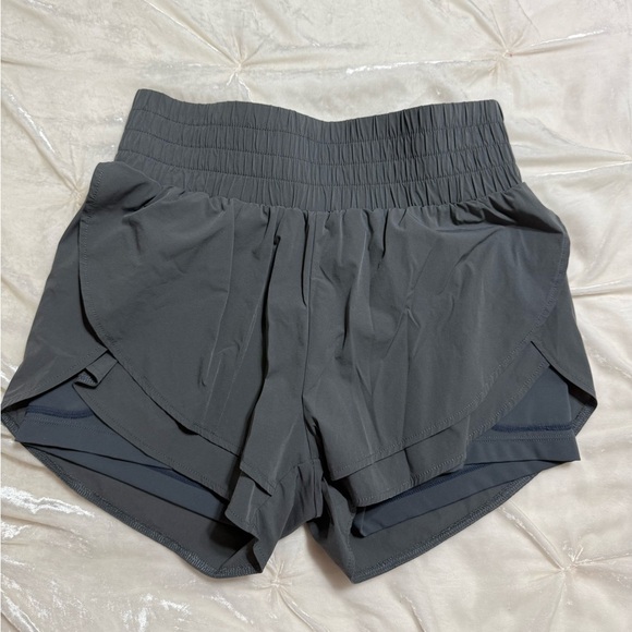 Baleaf running 2-1 short size S - Picture 2 of 7
